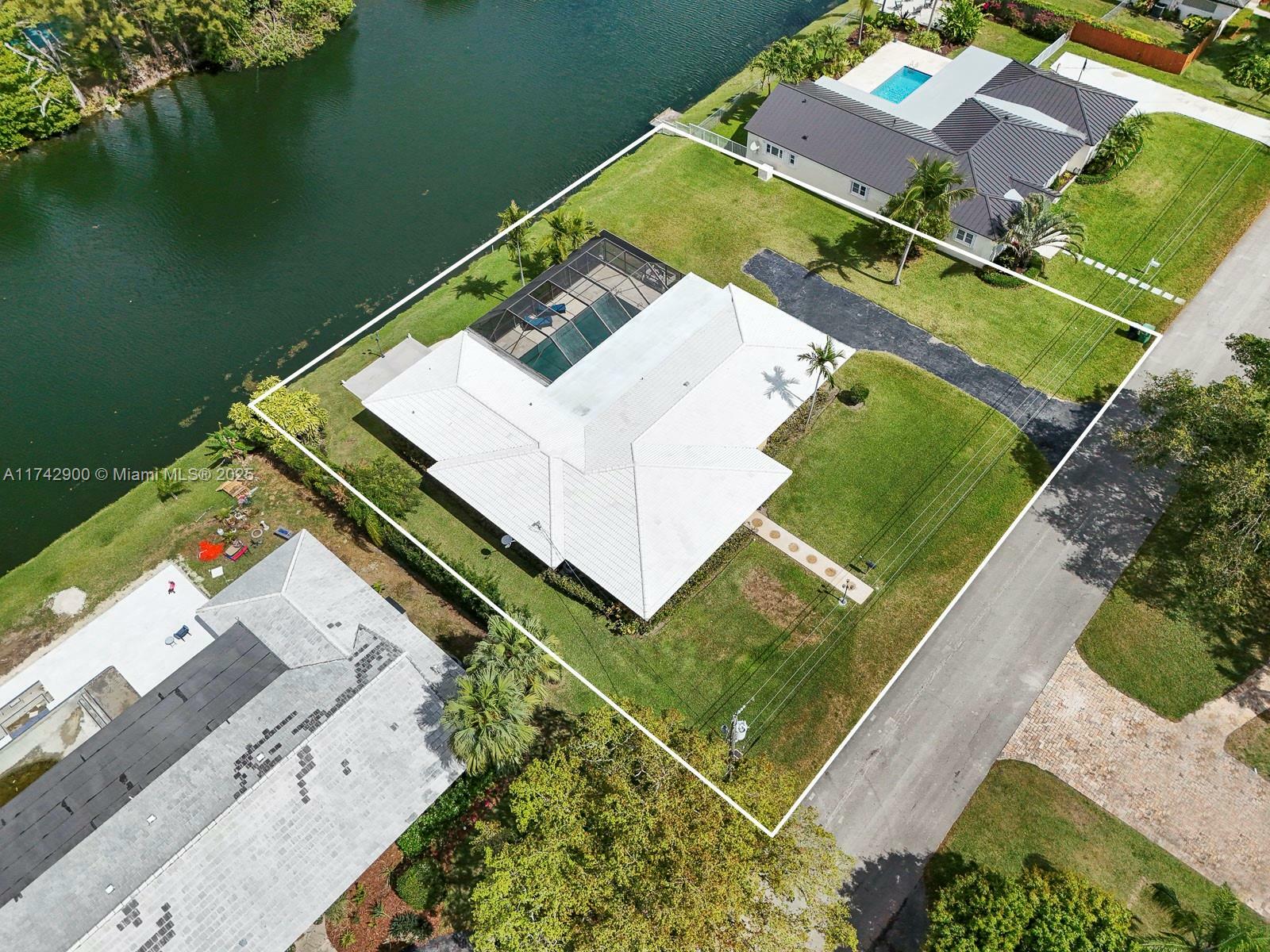 7241 SW 110th Ter  Pinecrest FL 33156 photo