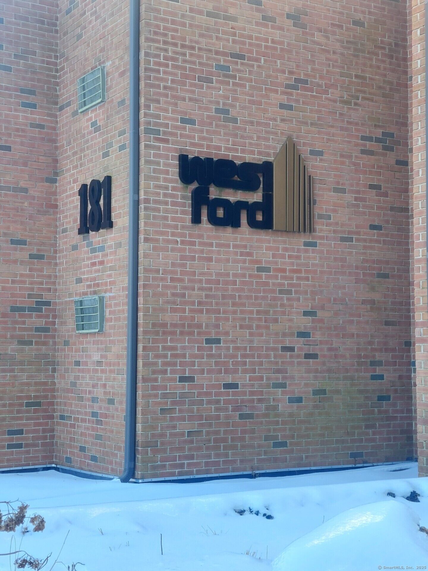 Property Photo: 183 Loomis Street 108 CT 06107