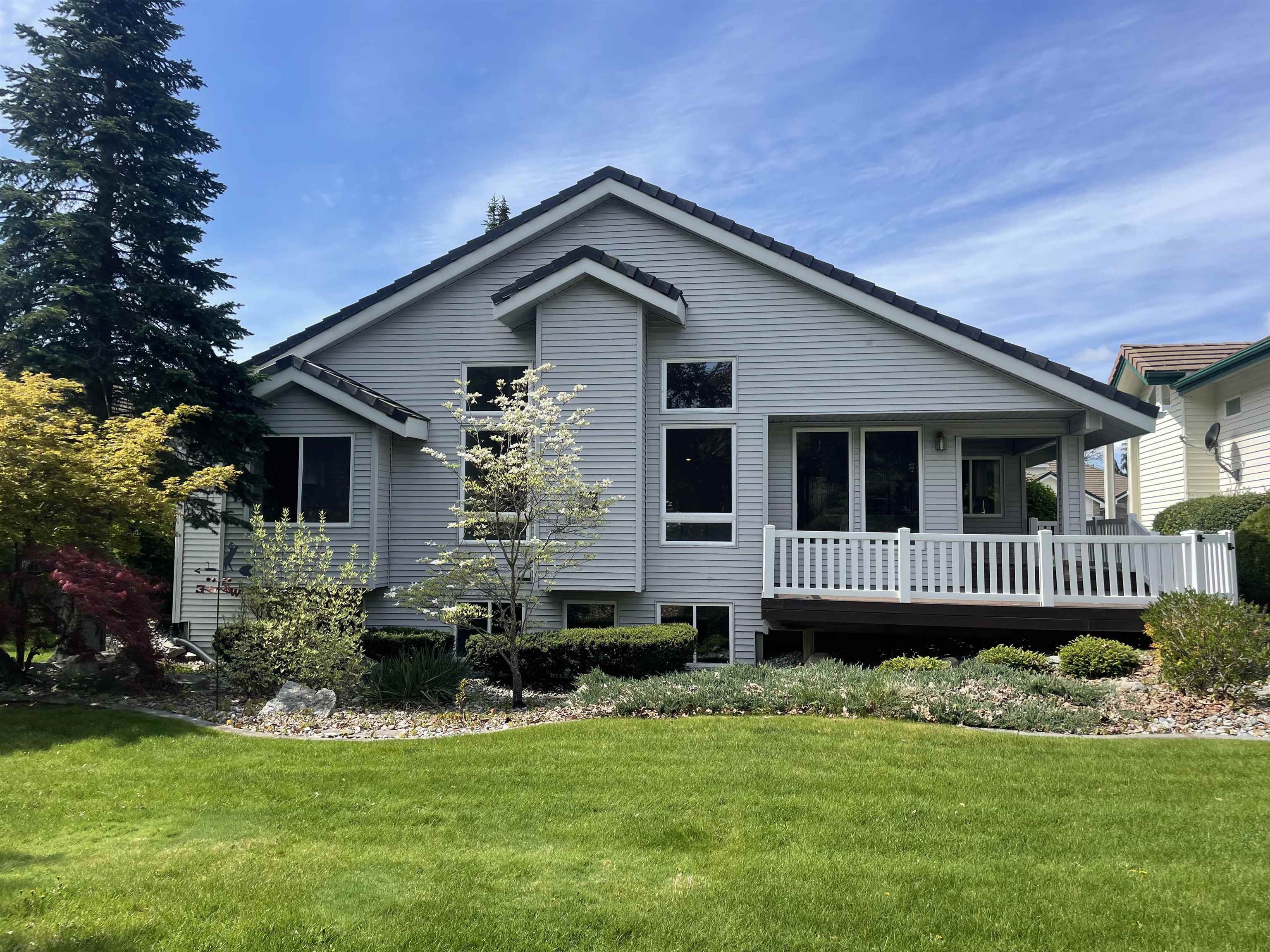 Property Photo: 512 N Village Ln WA 99019
