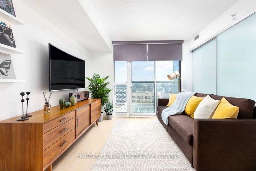 Property Photo: 85 Queens Wharf Rd 2009 ON M5V 0J9