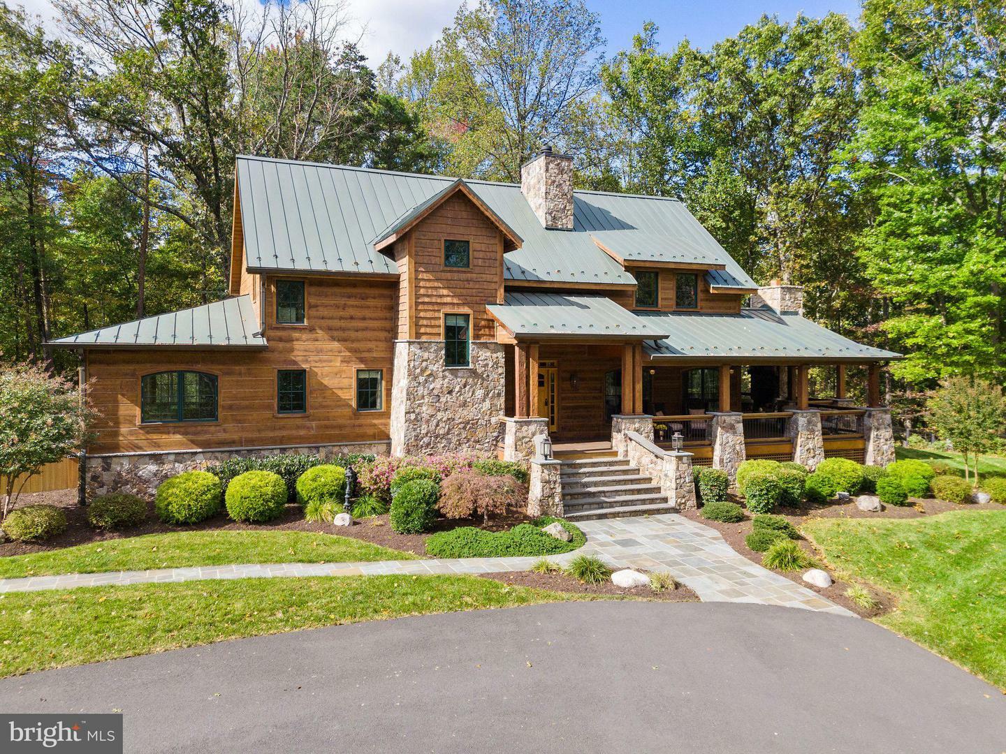 Property Photo:  6416 Weadon Ridge Lane  VA 20115 