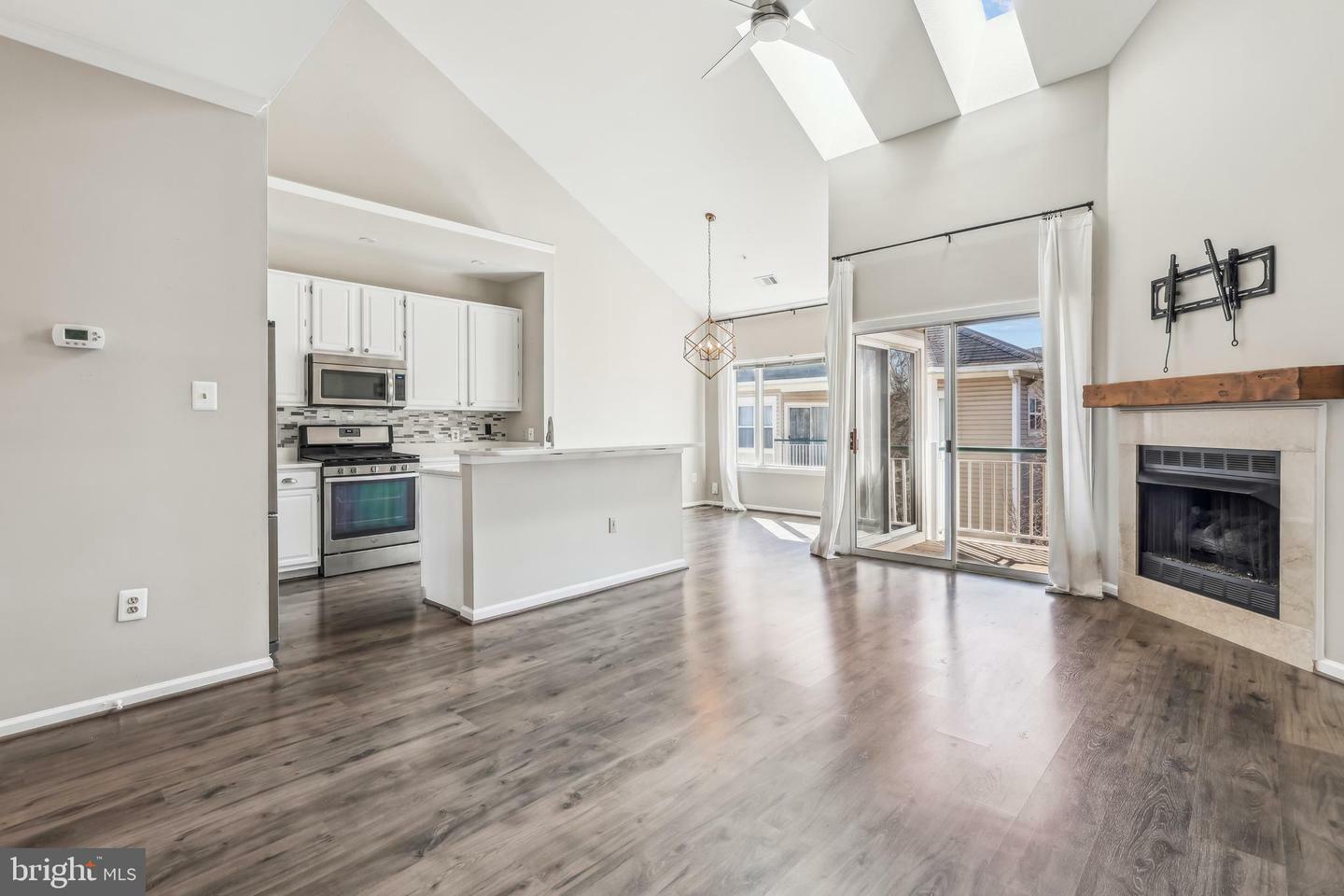 Property Photo: 6559 Grange Lane 402 VA 22315