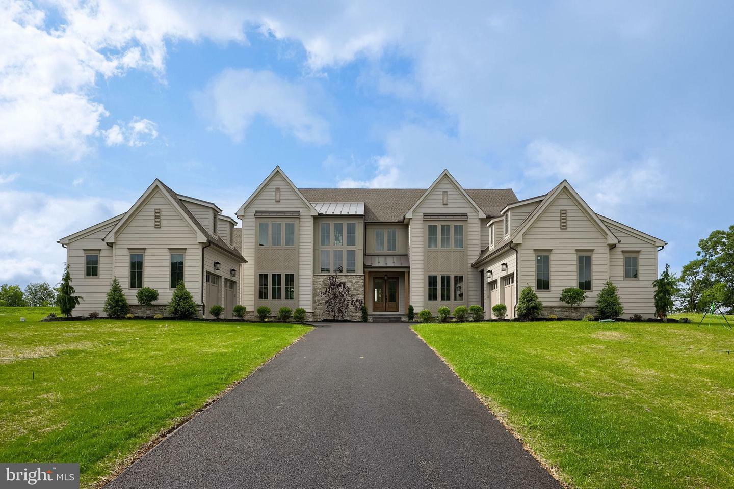 11 Sailfish Drive  Mechanicsburg PA 17050 photo