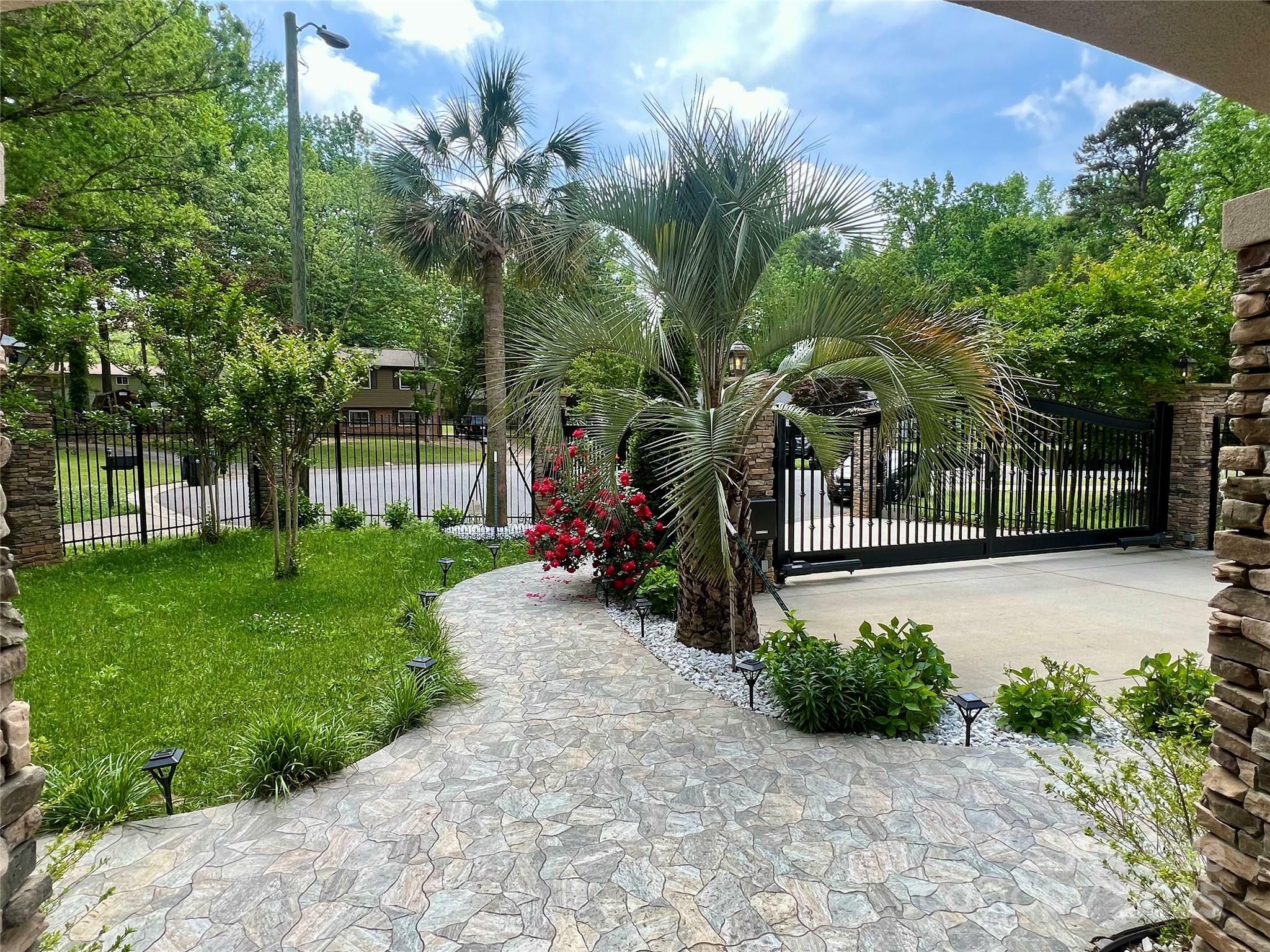 Property Photo: 8104 Stem Court NC 28227