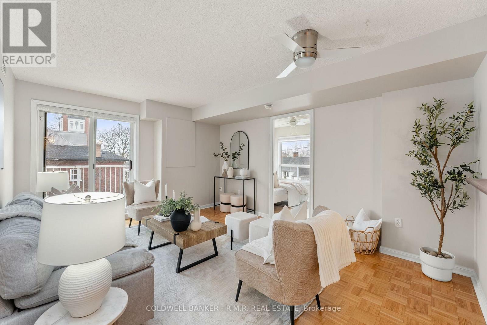 Property Photo:  95 Wellington Street 313  ON L1C 5A1 