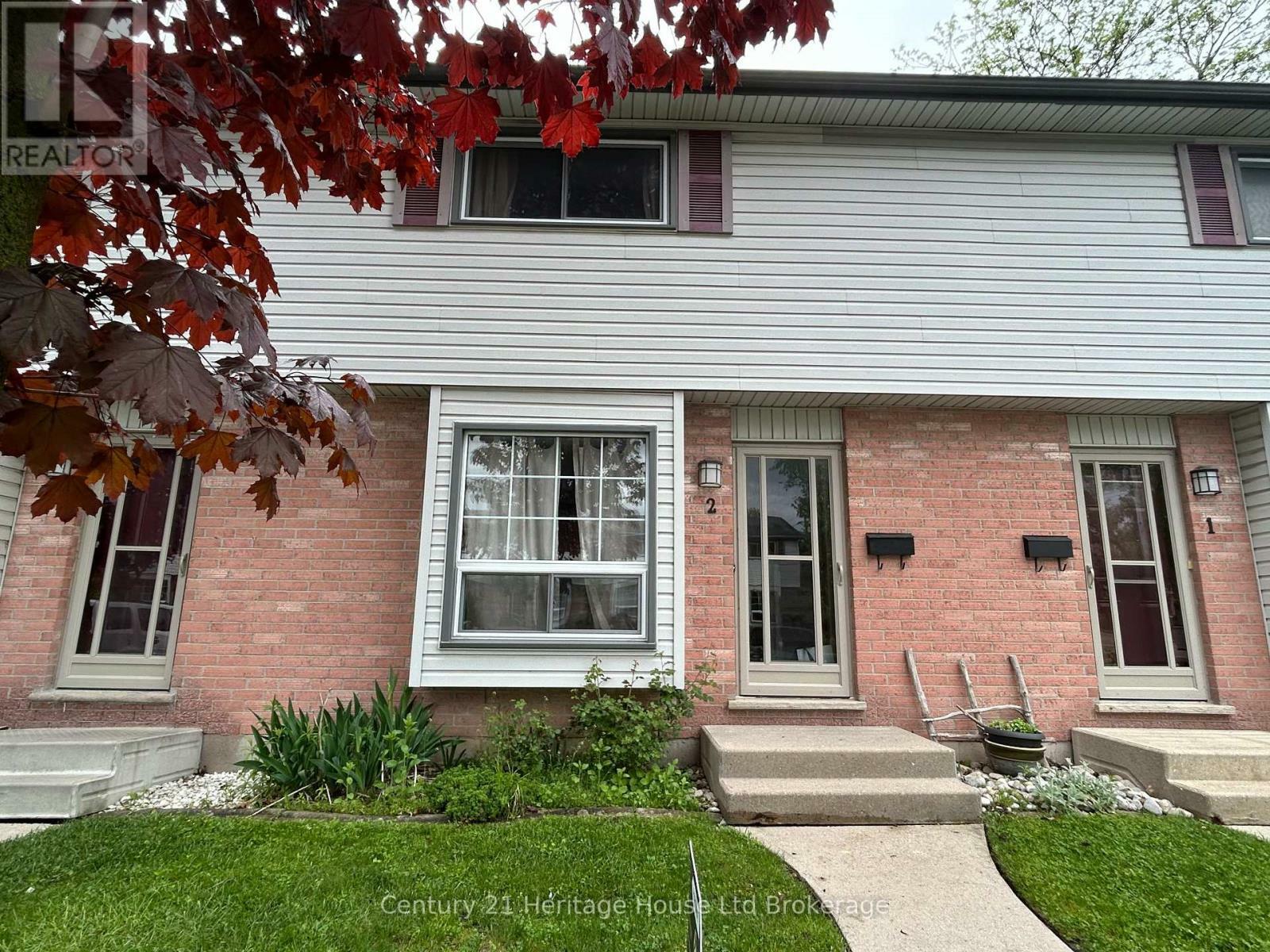 Photo de la propriété: 1215 Cheapside Street 2 ON N5Y 5J9