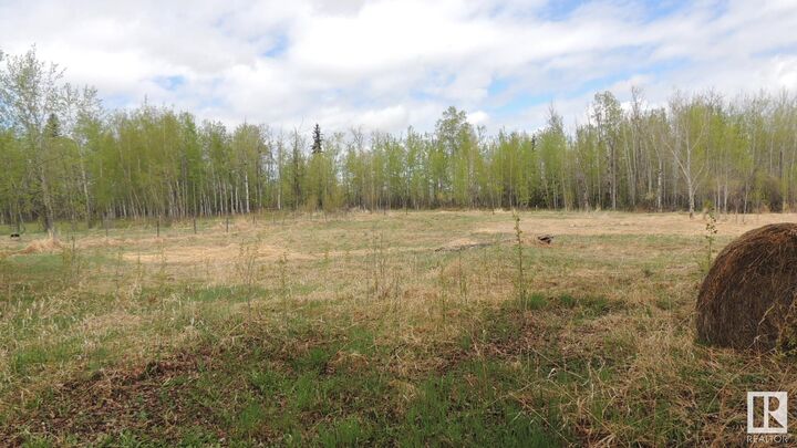 Property Photo:  610-56102 Range Road 53  AB T0E 0J0 