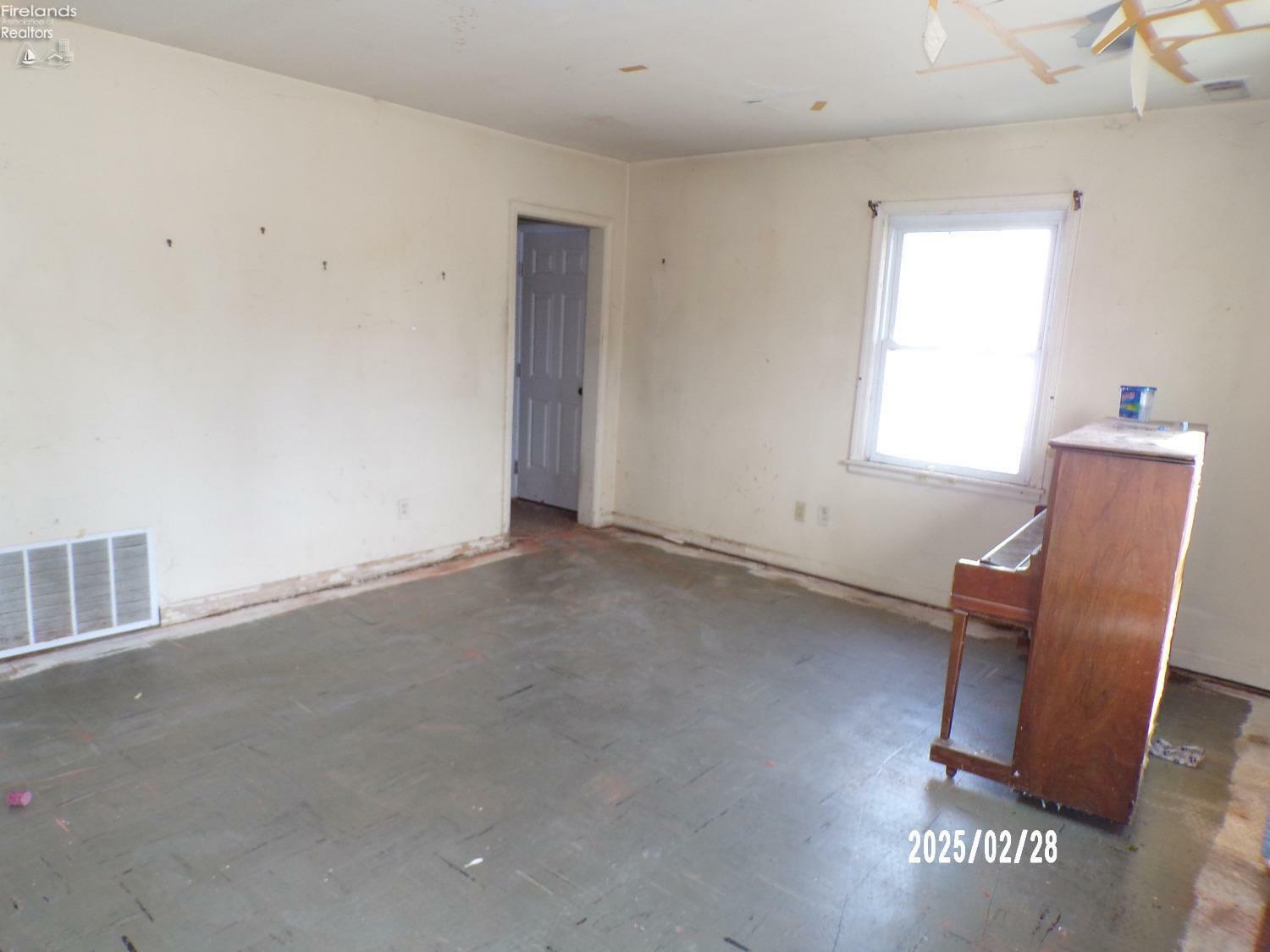 Property Photo:  720 Kilbourne Street  OH 44811 