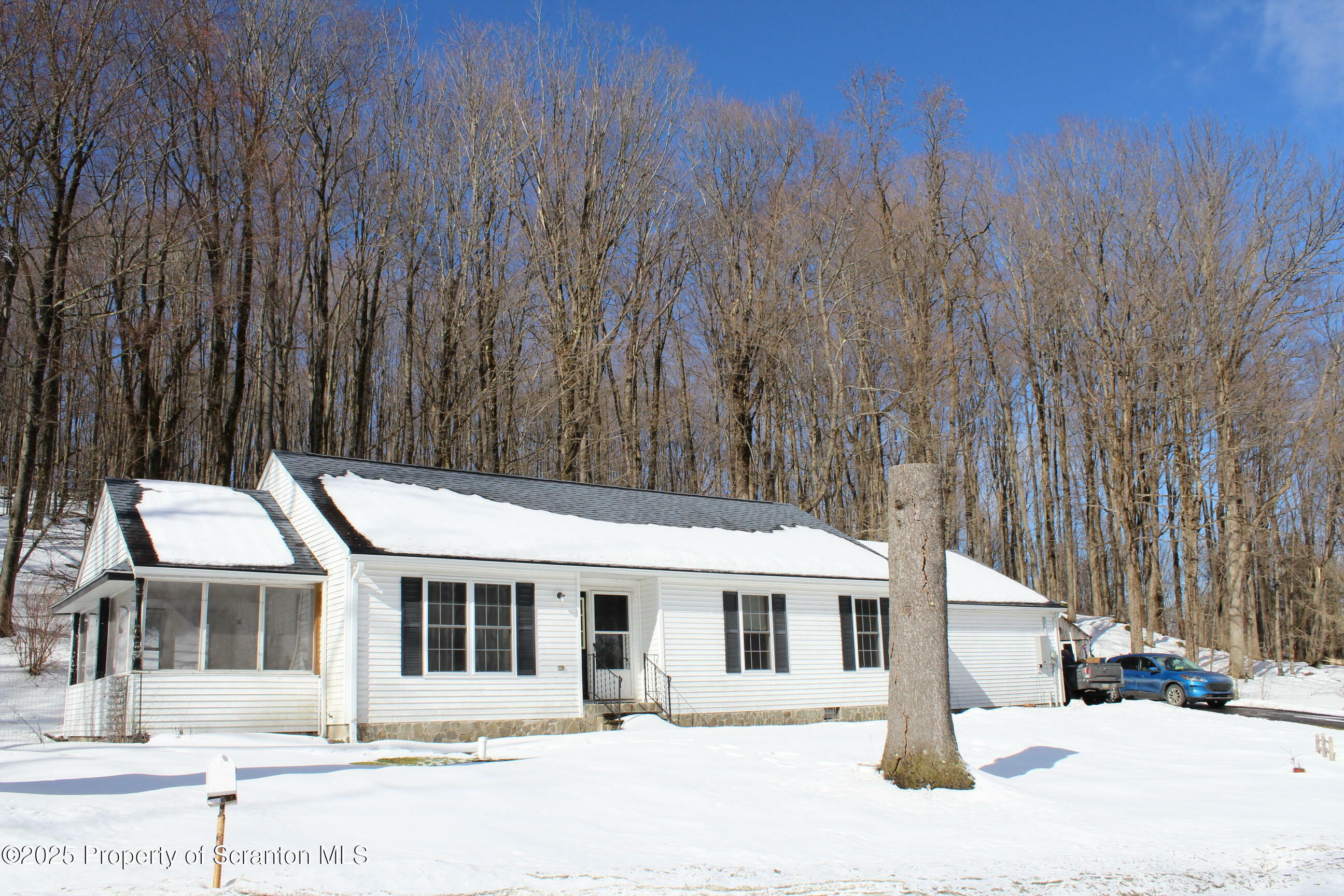 Property Photo:  2231 Wrighter Lake Road  PA 18465 