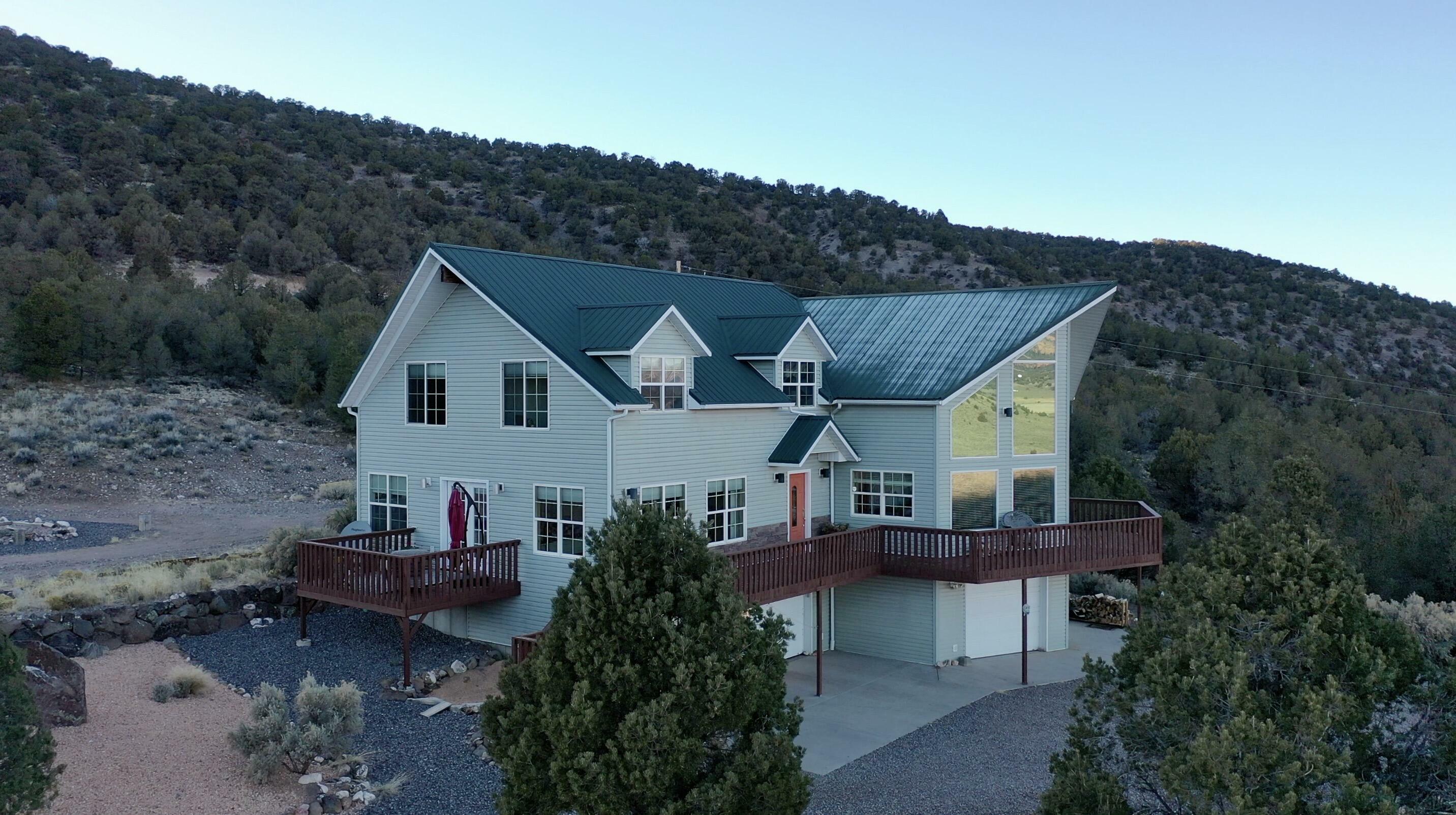 Property Photo: 1915 E Bailey Acres Dr UT 84759