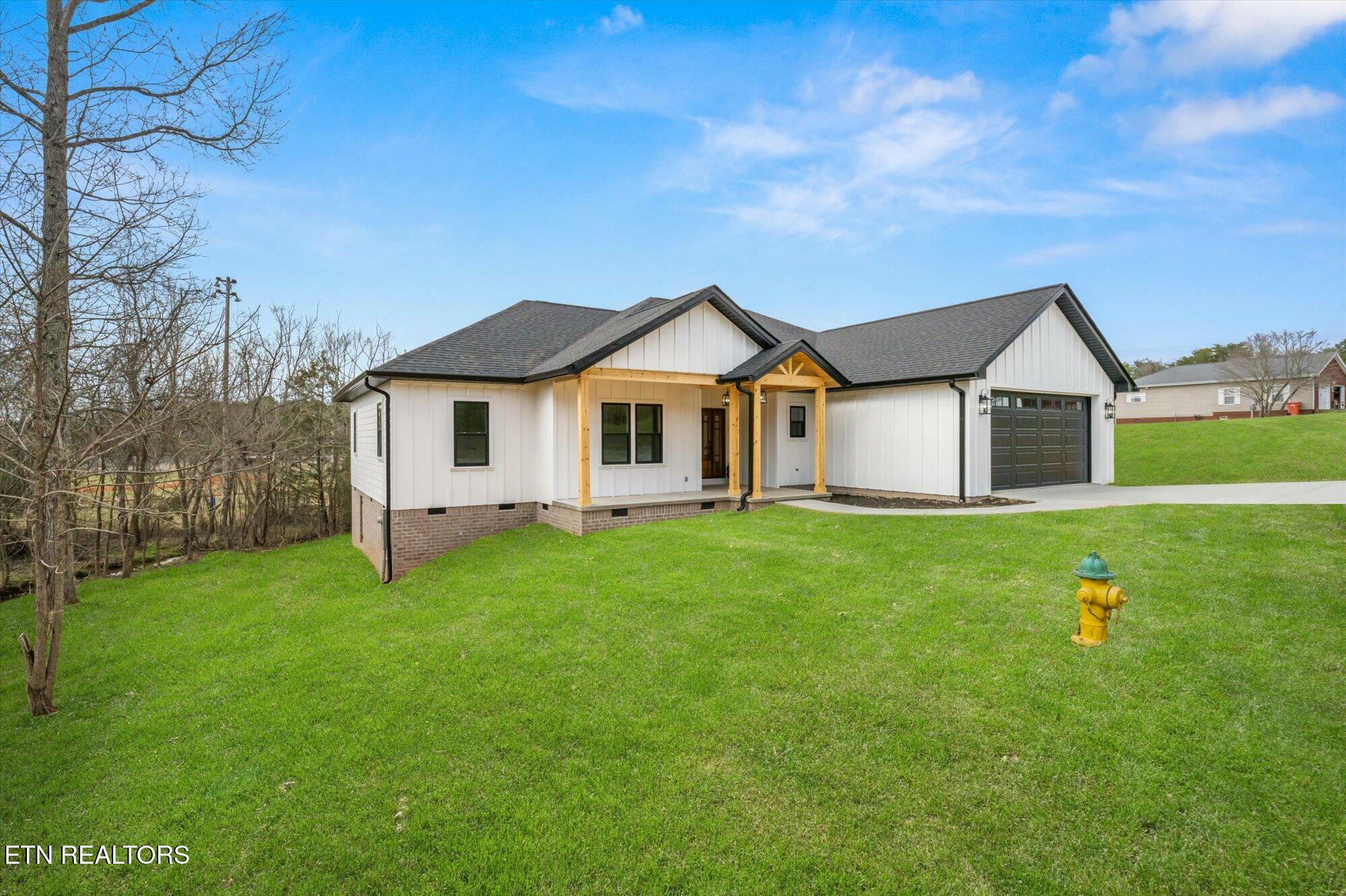 211 W Park Circle  Decatur TN 37322 photo