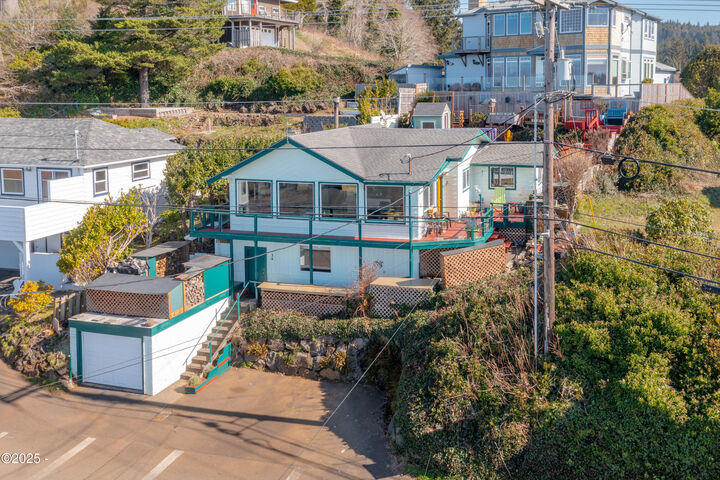 Property Photo:  34 NE Williams Avenue  OR 97341 