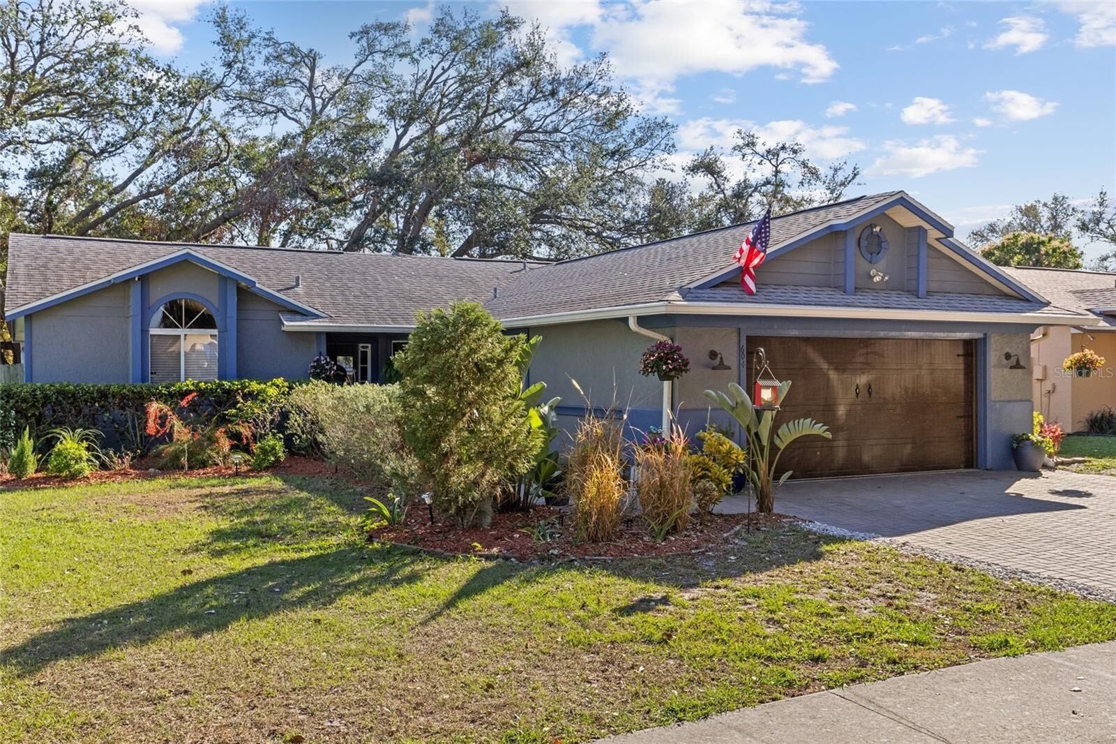Property Photo:  604 68th Avenue Drive W  FL 34207 