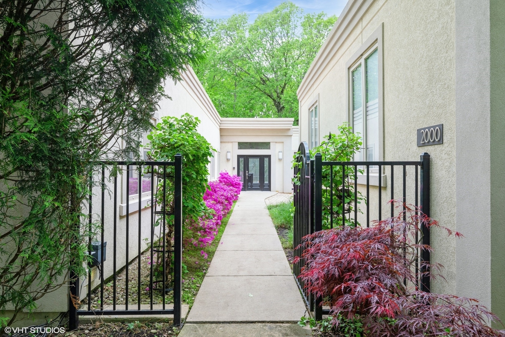 Property Photo: 2000 Clendenin Lane IL 60015