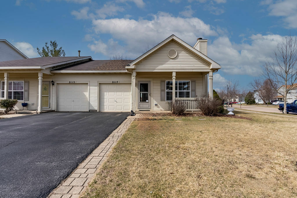 Property Photo: 2117 Rebecca Circle IL 60538