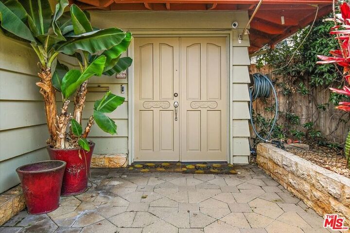 Property Photo: 1501 Oak Avenue CA 90266