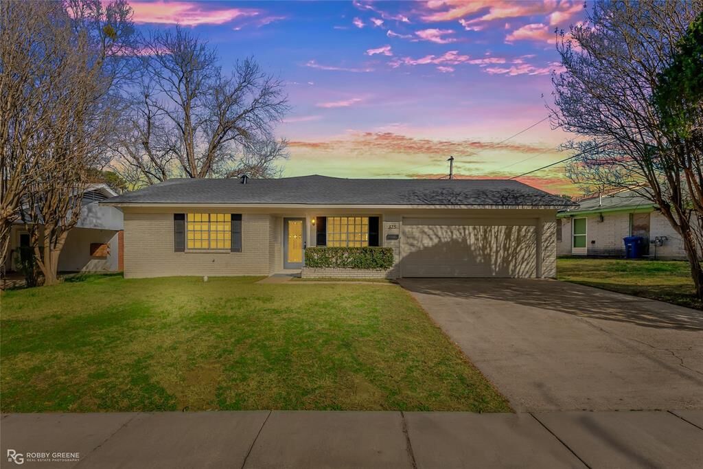 Property Photo: 325 Phoenix Drive LA 71103