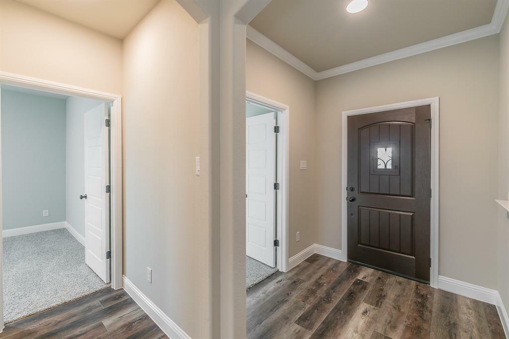 Property Photo:  214 Navajo Trail  TX 76009 