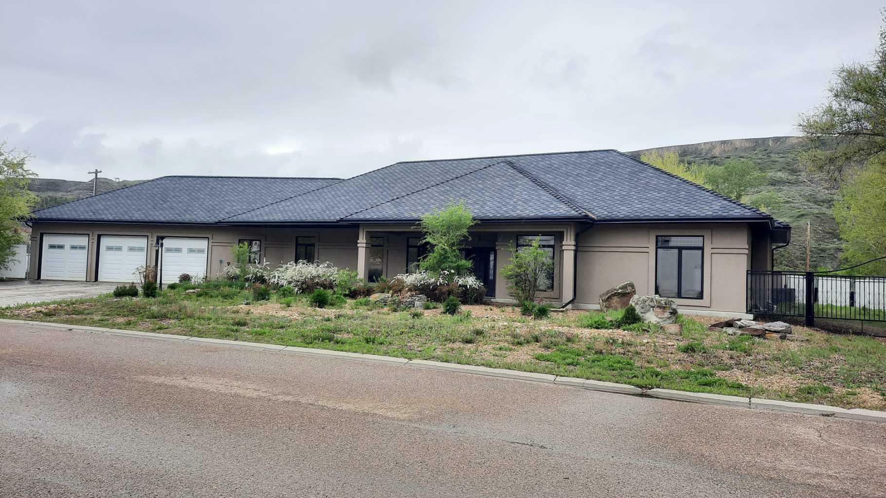 Property Photo:  223 2 Avenue  AB T0J 1B0 