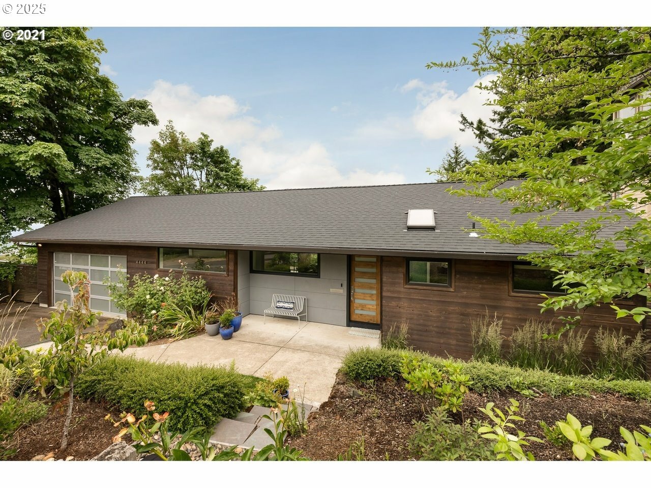 Property Photo: 4444 SW Council Crest Dr OR 97239