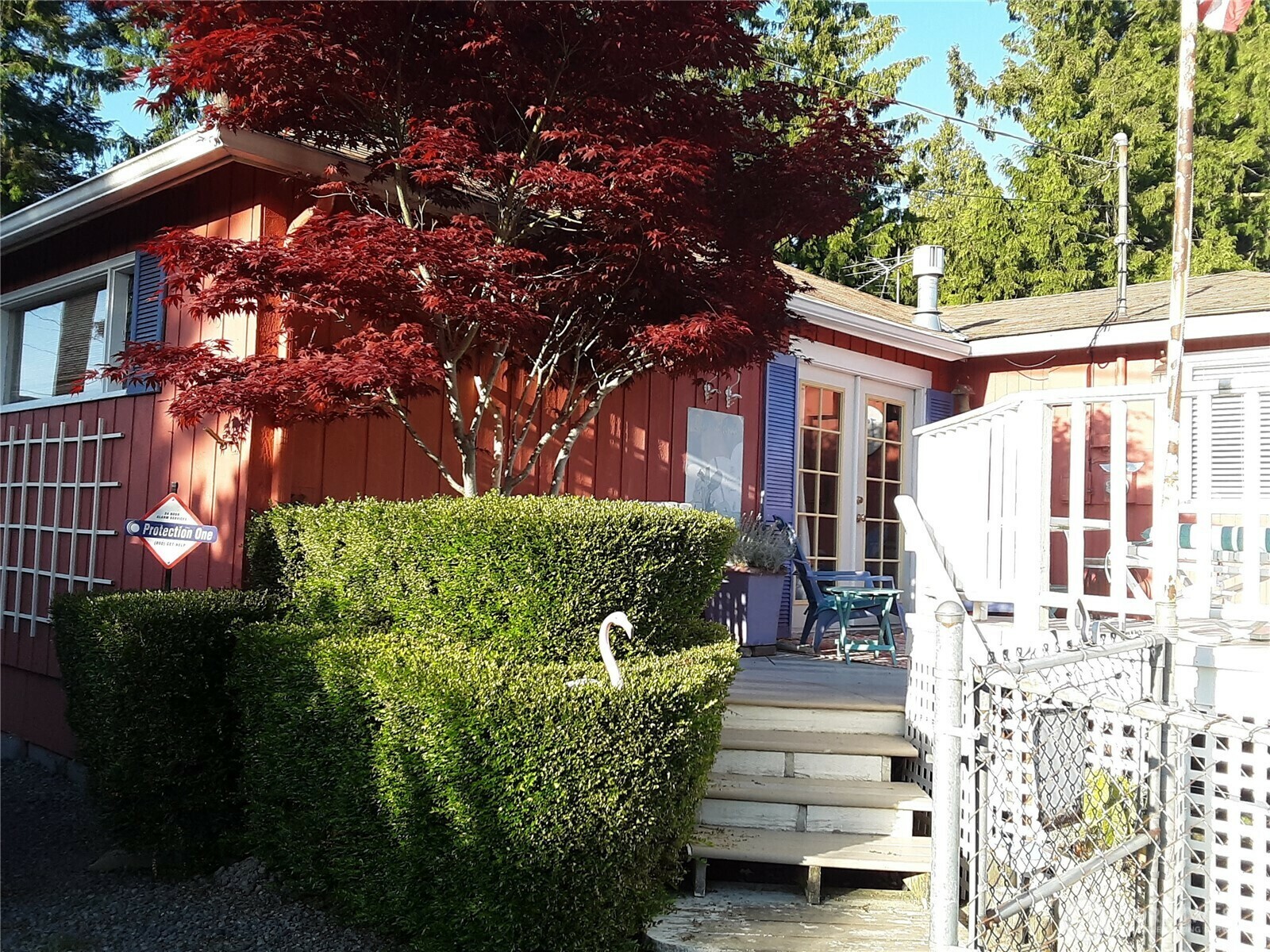 Property Photo: 176 N Maple Street WA 98282