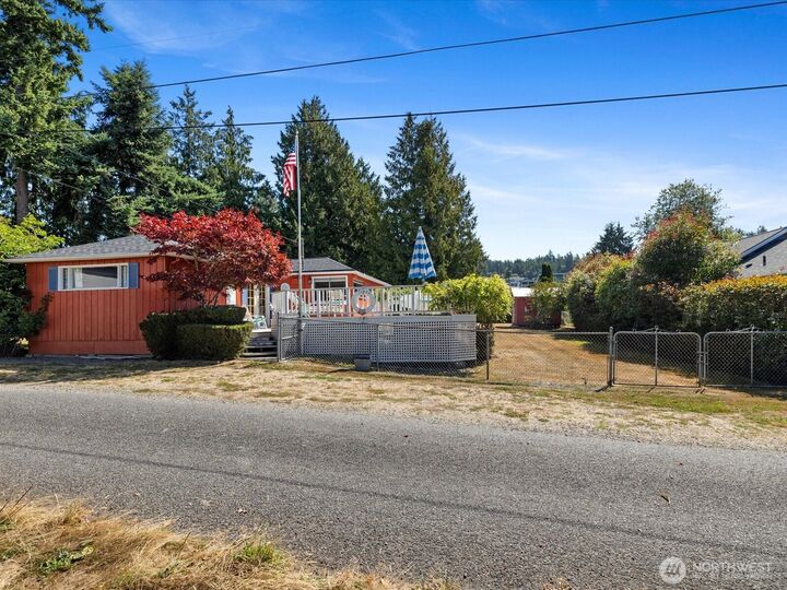 176 N Maple Street  Camano Island WA 98282 photo