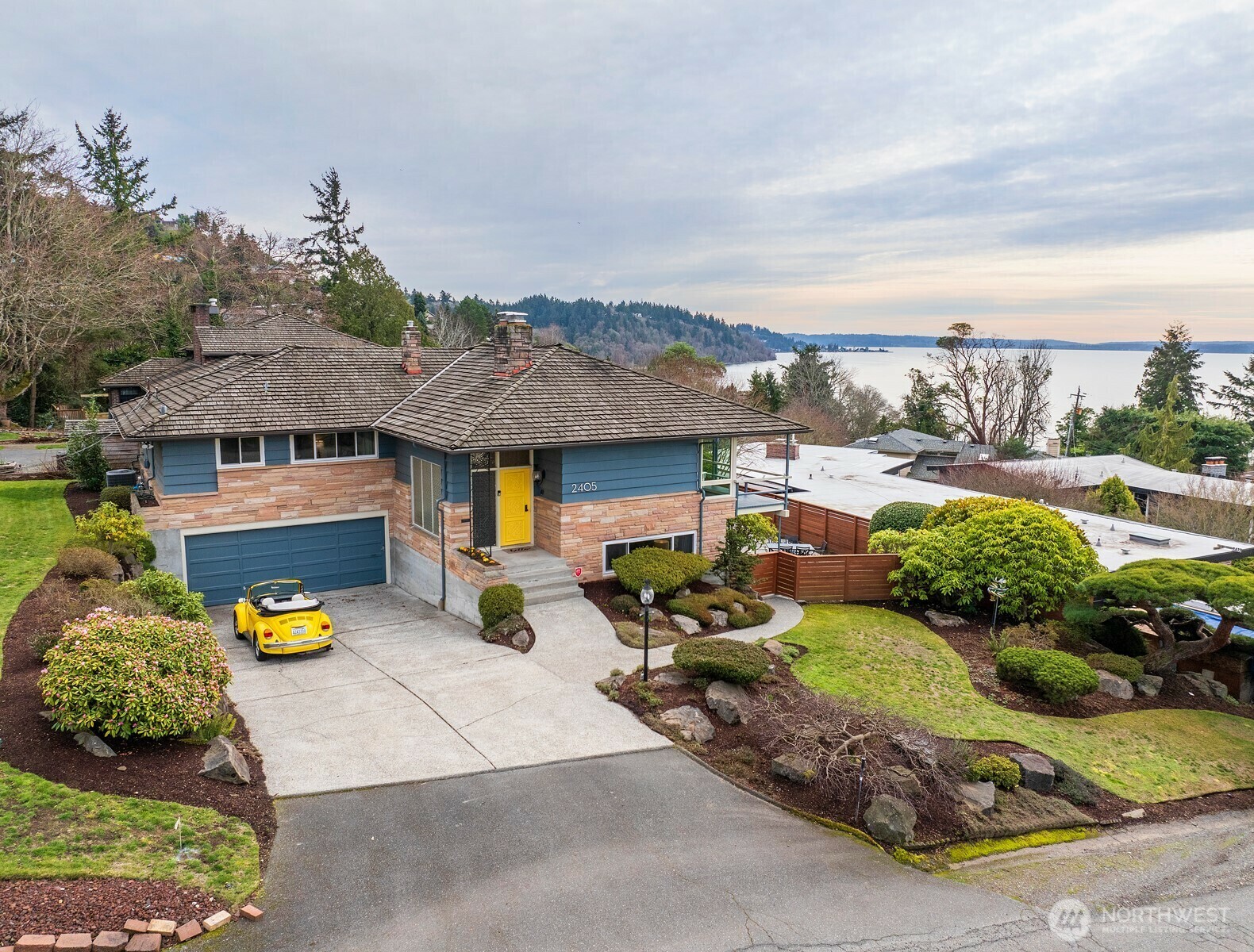 Property Photo:  2405 SW 125th Street  WA 98146 