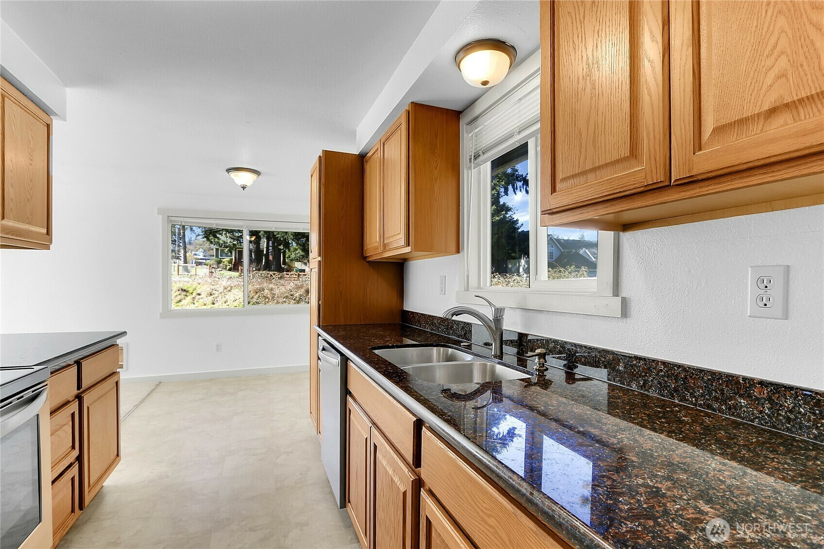 Property Photo:  2115  Pinehurst Avenue  WA 98203 