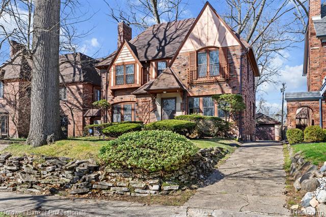 Property Photo: 18215 Birchcrest Drive MI 48221