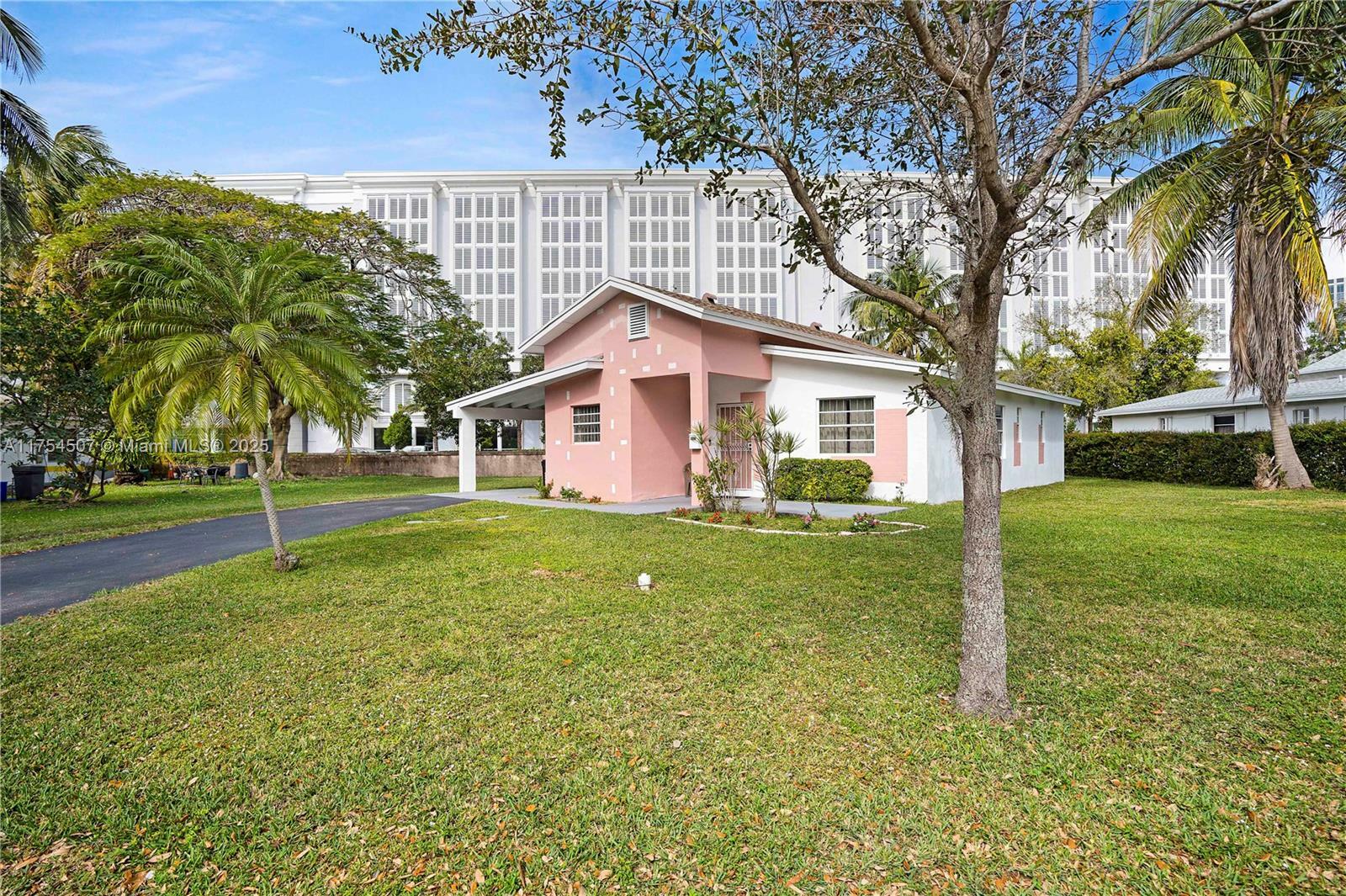 Property Photo:  135 George Allen Ave  FL 33133 