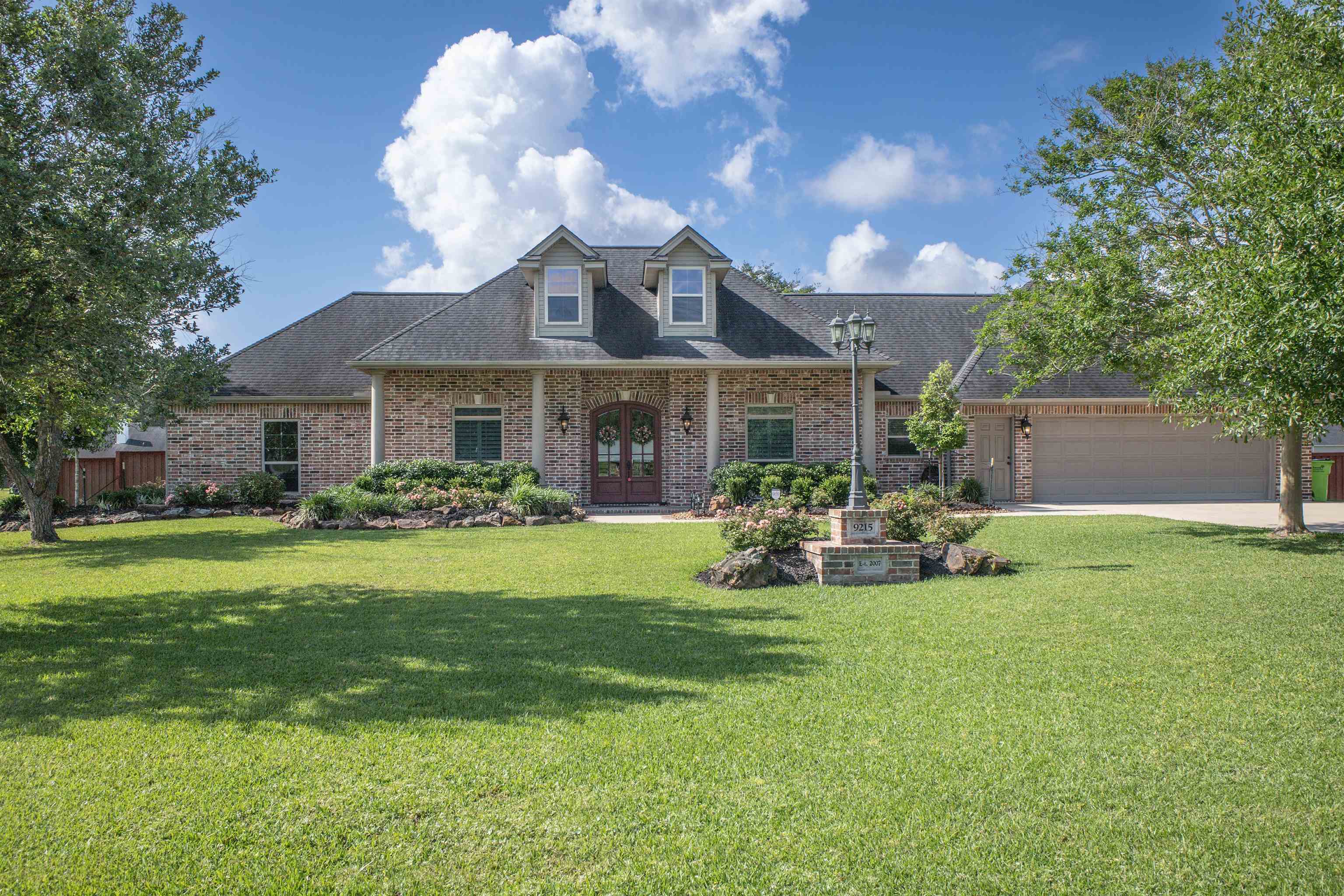 Property Photo:  9215 Parkwood  TX 77630 