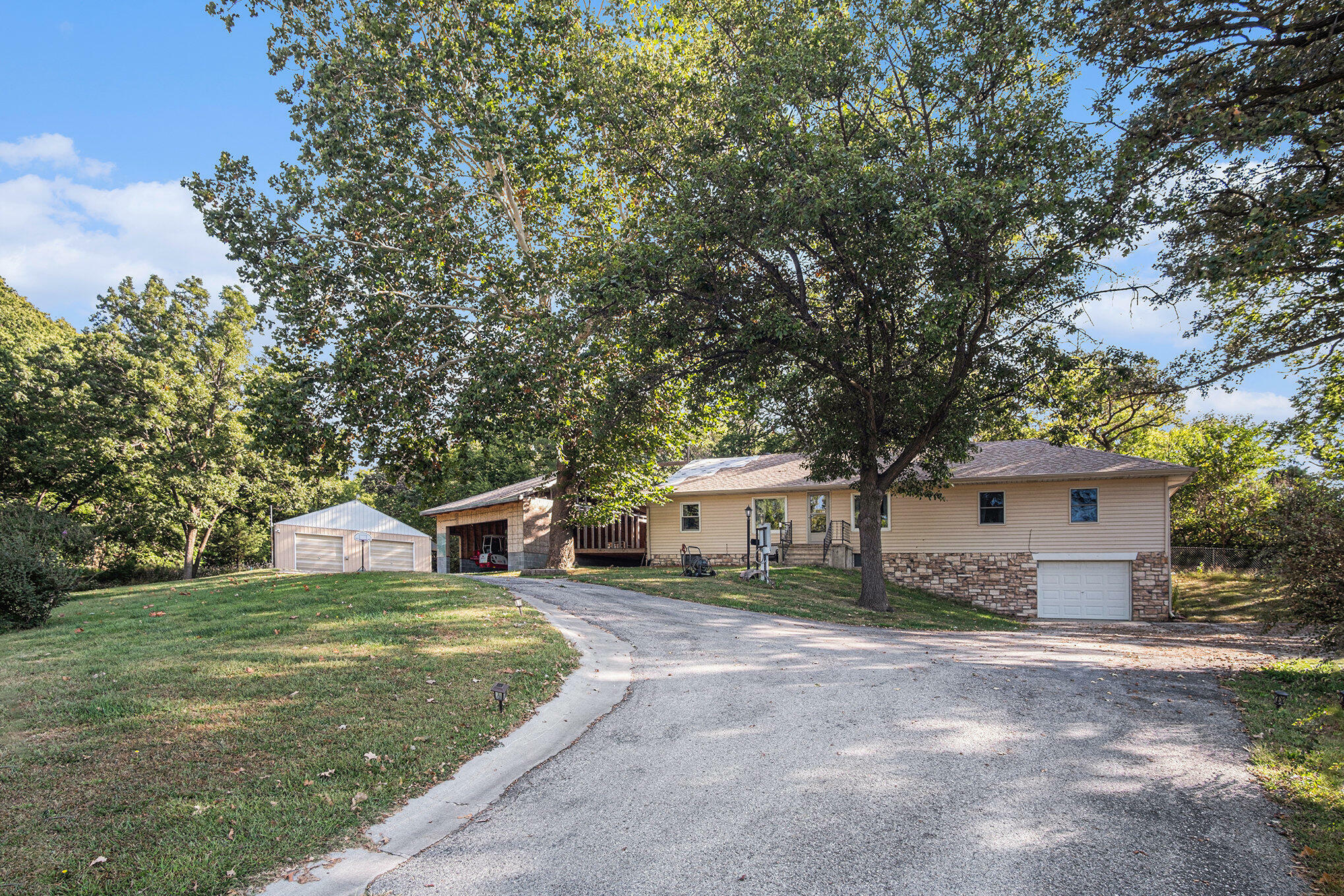 Property Photo: 1547 York Road IA 51555