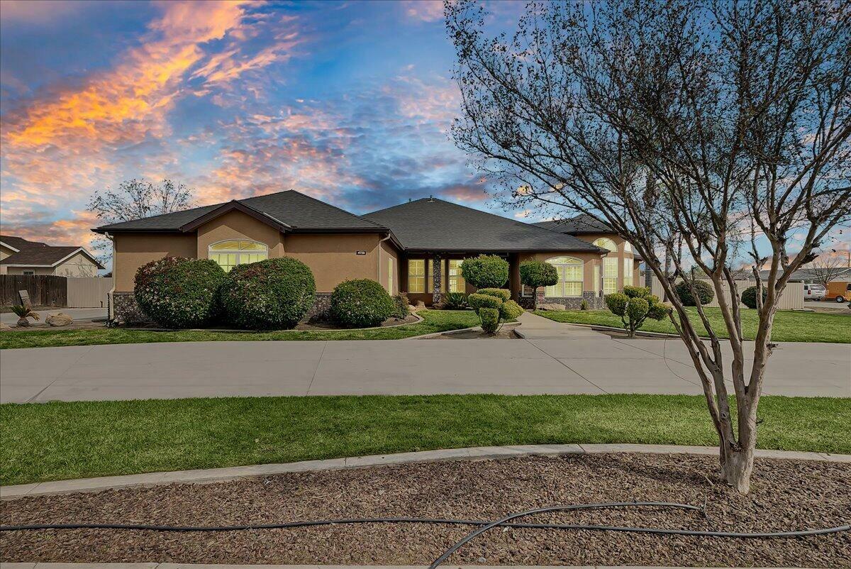 Property Photo: 245 Dairy Avenue CA 93212