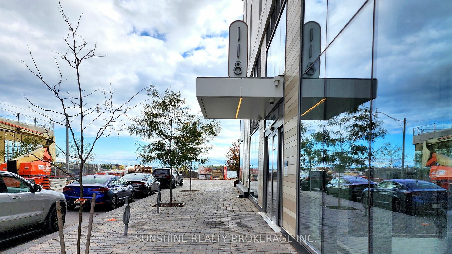 Property Photo: 118 Merchants' Wharf N/A 305 ON M5A 0L3