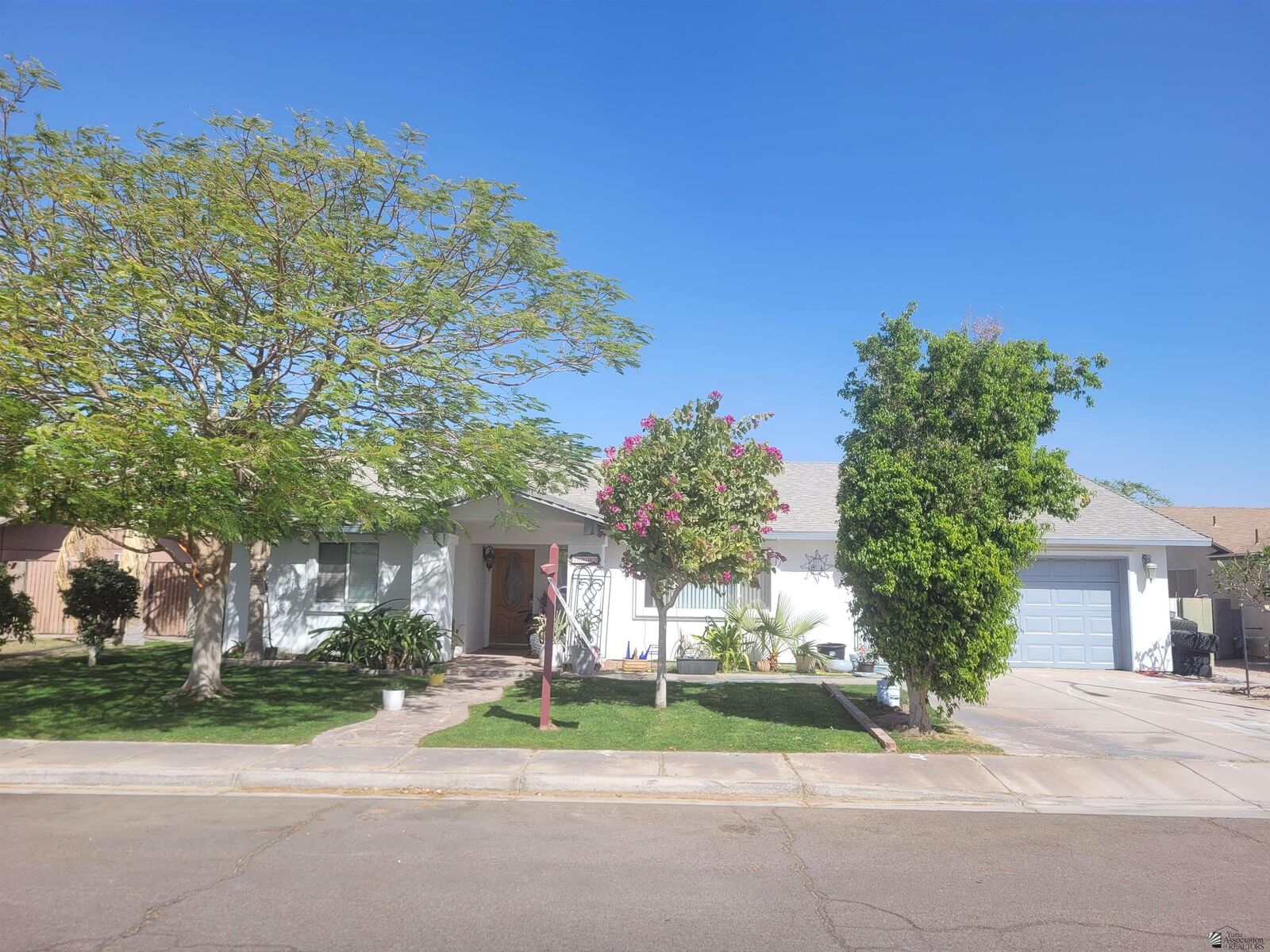 Property Photo: 7332 E 24 Ln AZ 85365