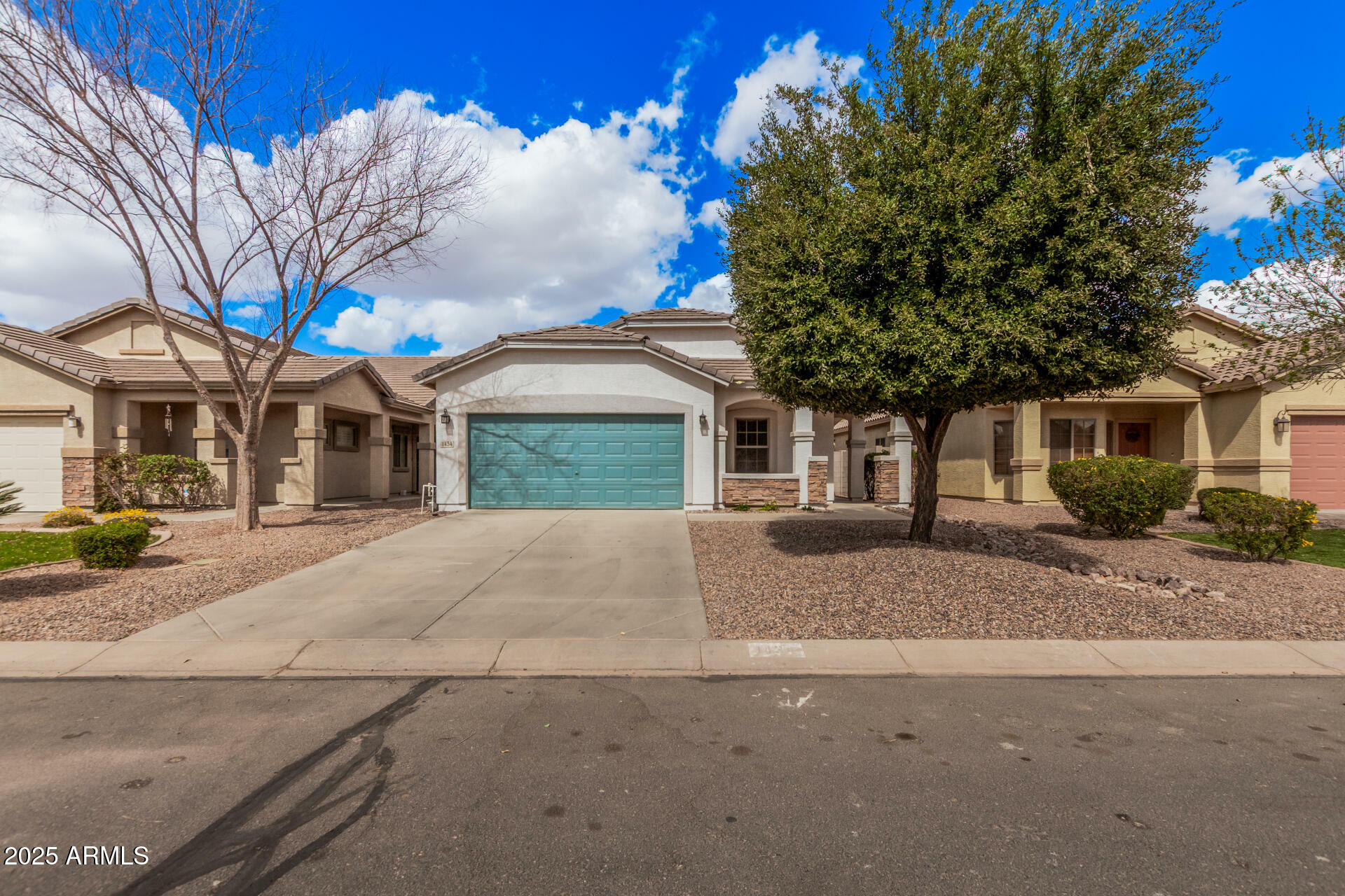 Property Photo:  1434 W Brangus Way  AZ 85143 