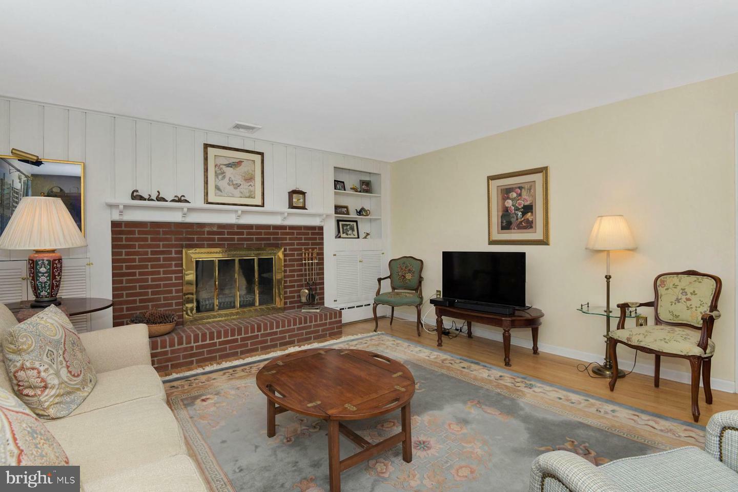 Property Photo:  14 Clover Hill Circle  NJ 08638 