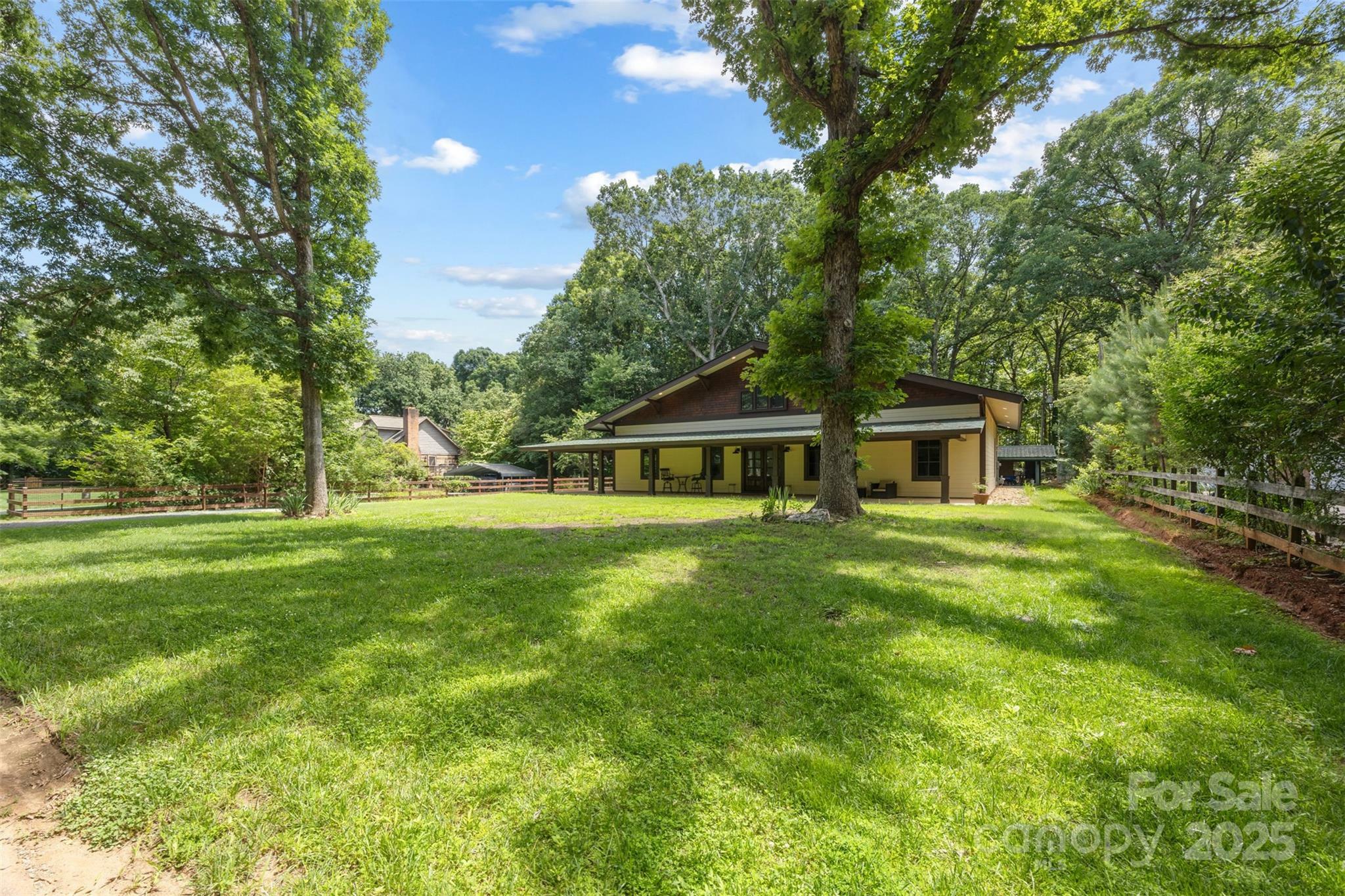 Property Photo: 13124 Lemmond Drive NC 28105