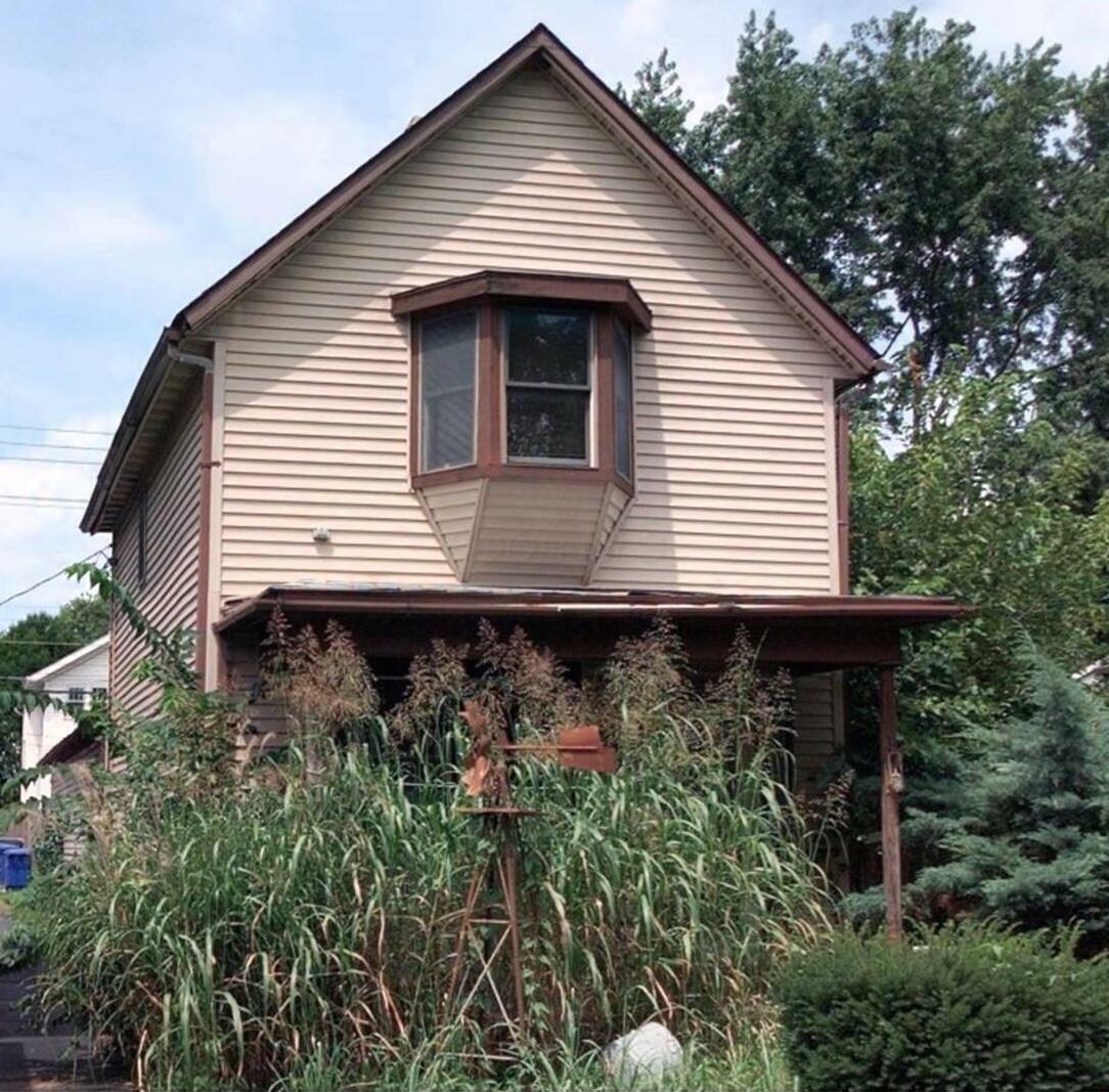 Property Photo:  118 W Pacemont Road  OH 43202 