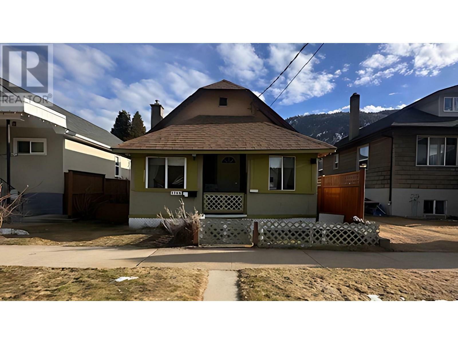 Property Photo: 1744 Noran Street BC V1R 1W9