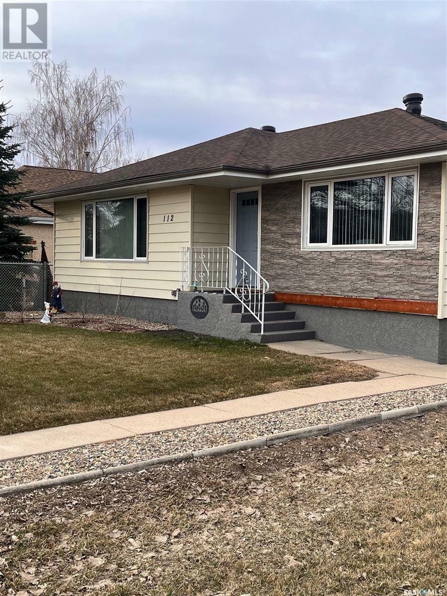 Property Photo: 112 7th Avenue W SK S0A 2P0