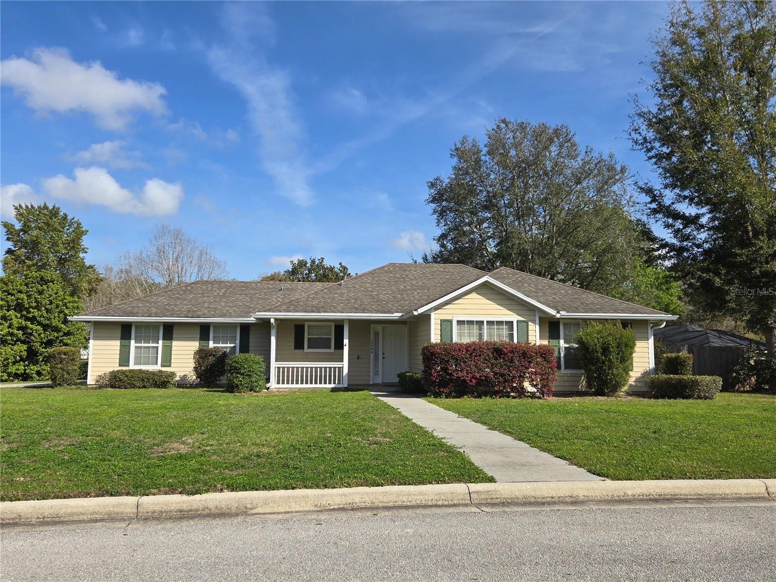 Property Photo: 13566 NW 136th Avenue FL 32615
