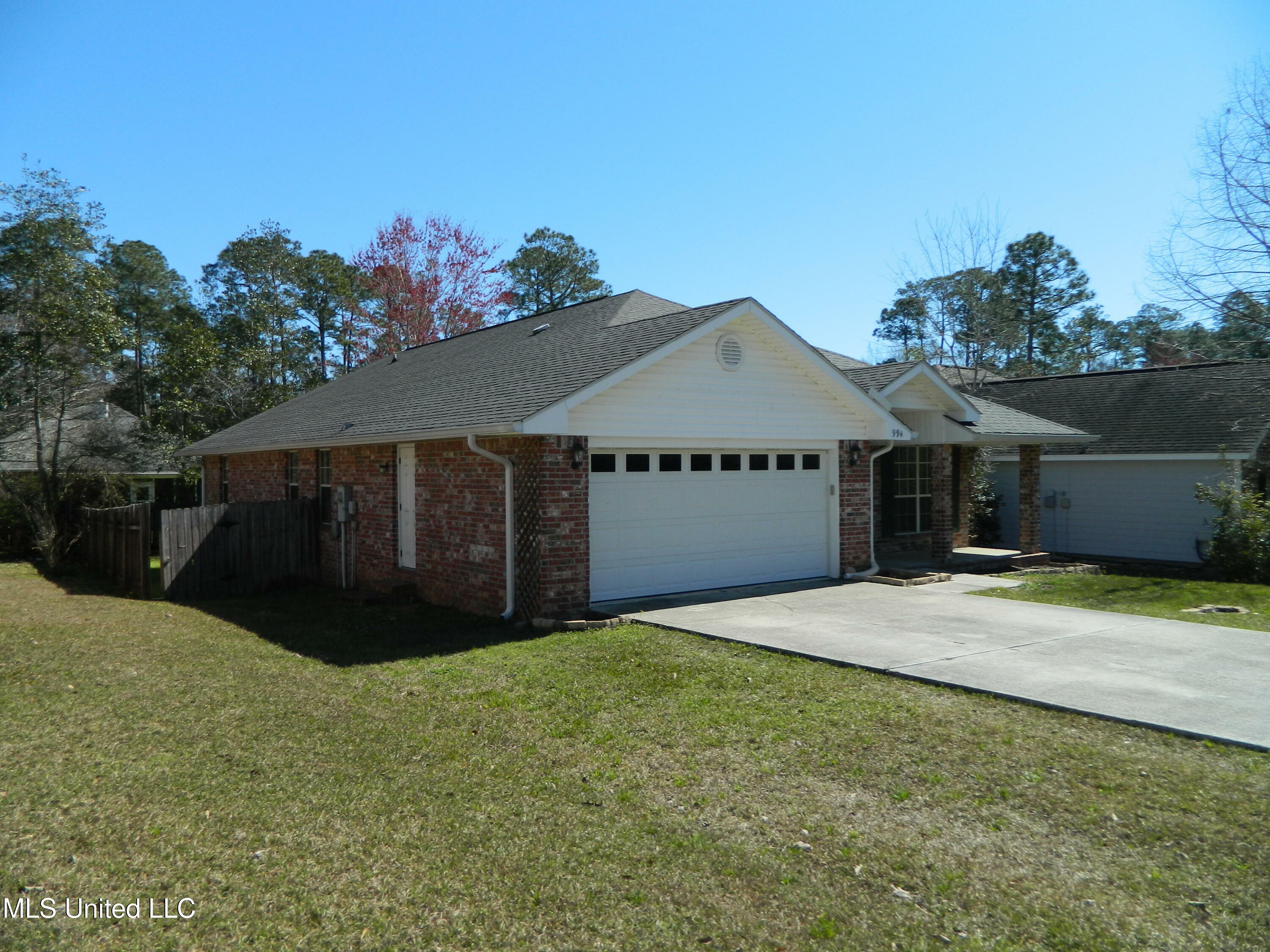 Property Photo:  994 Muolea Court  MS 39525 