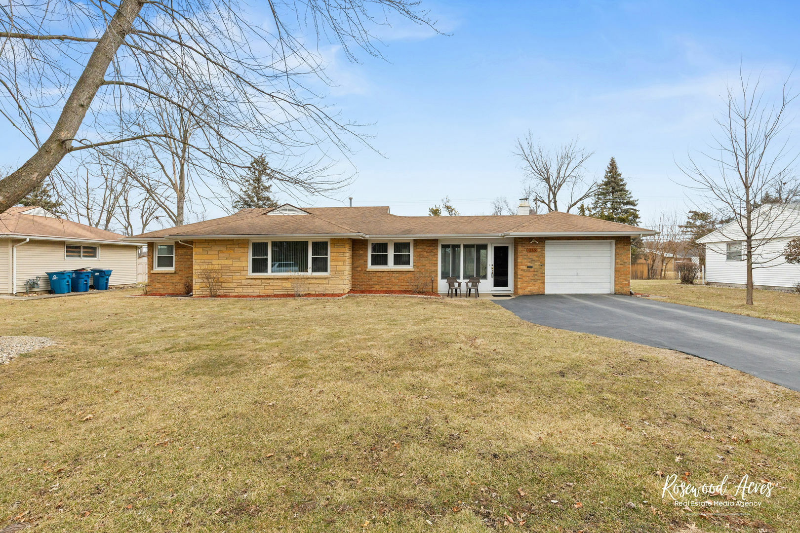 Property Photo:  1155 W Vanmeter Street  IL 60901 