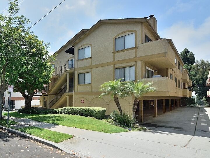 Property Photo: 425 Sierra Street CA 90245