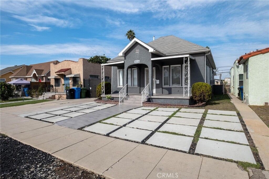 Property Photo:  1707 W 83rd St  CA 90047 