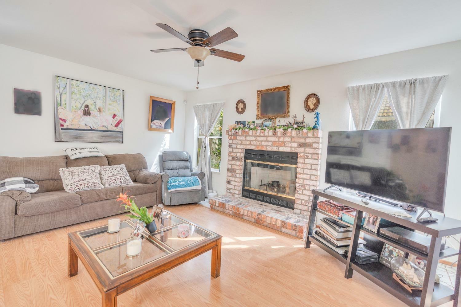 Property Photo:  1631 W I Street  CA 93635 