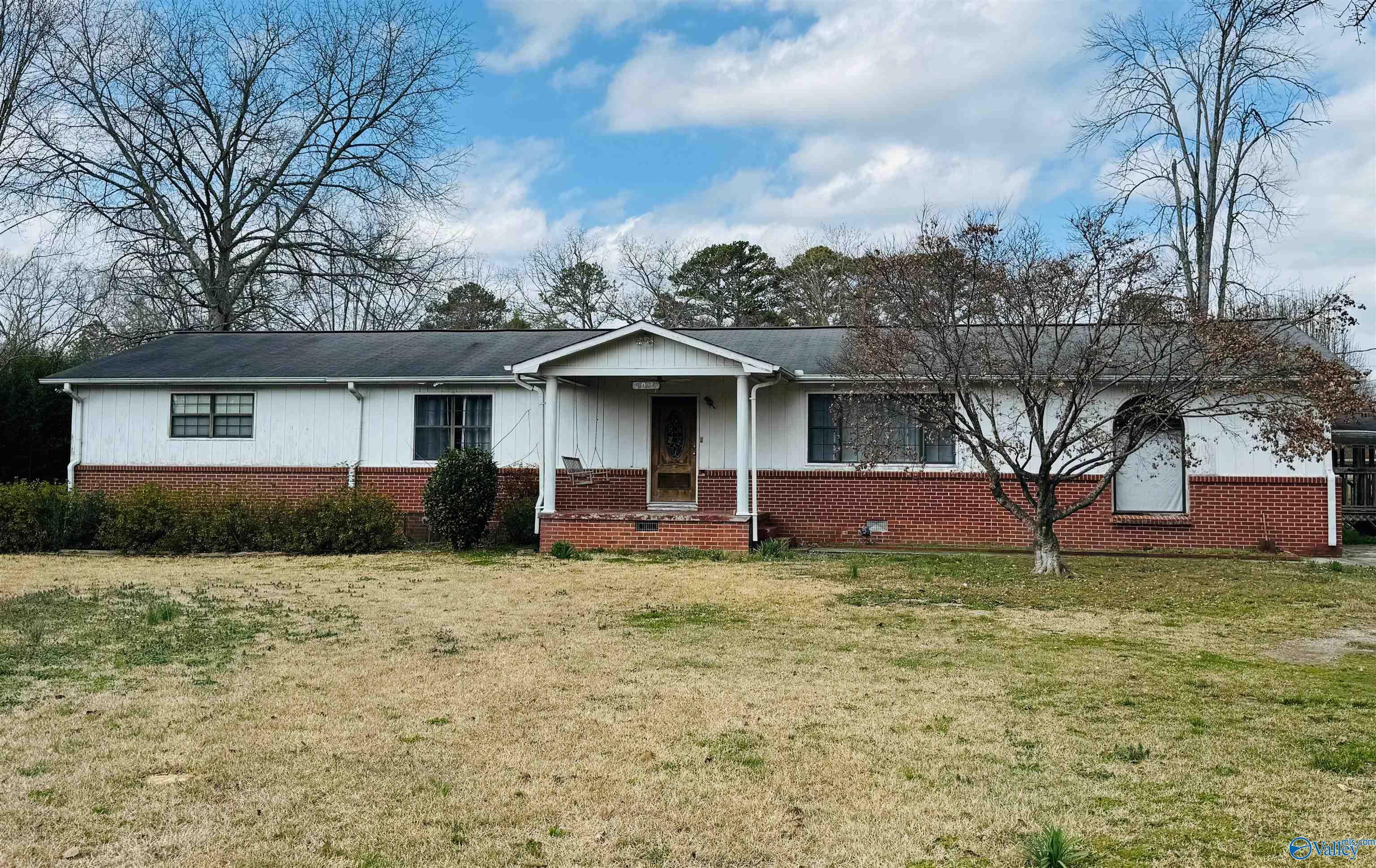 Property Photo:  4021 Wright Cir  AL 35906 