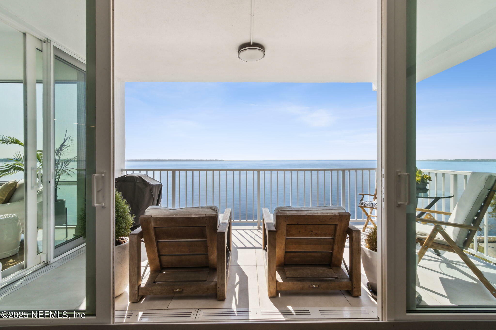 Property Photo: 1596 Lancaster Terrace 4A FL 32204