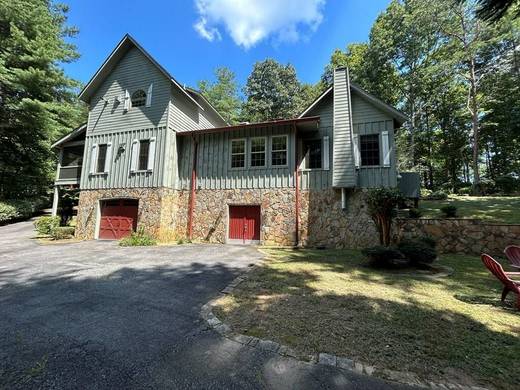 Property Photo:  233 Twin Lakes Road  GA 30513 